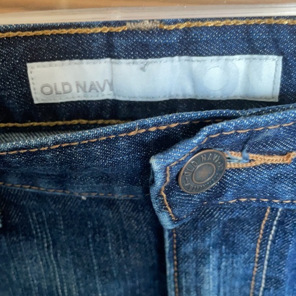 Dark wash denim skirt with pockets - Picture 3 of 4